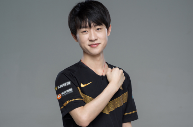 申花边锋内 申花边锋内