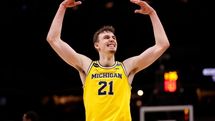 有人把泳池 有人把泳池